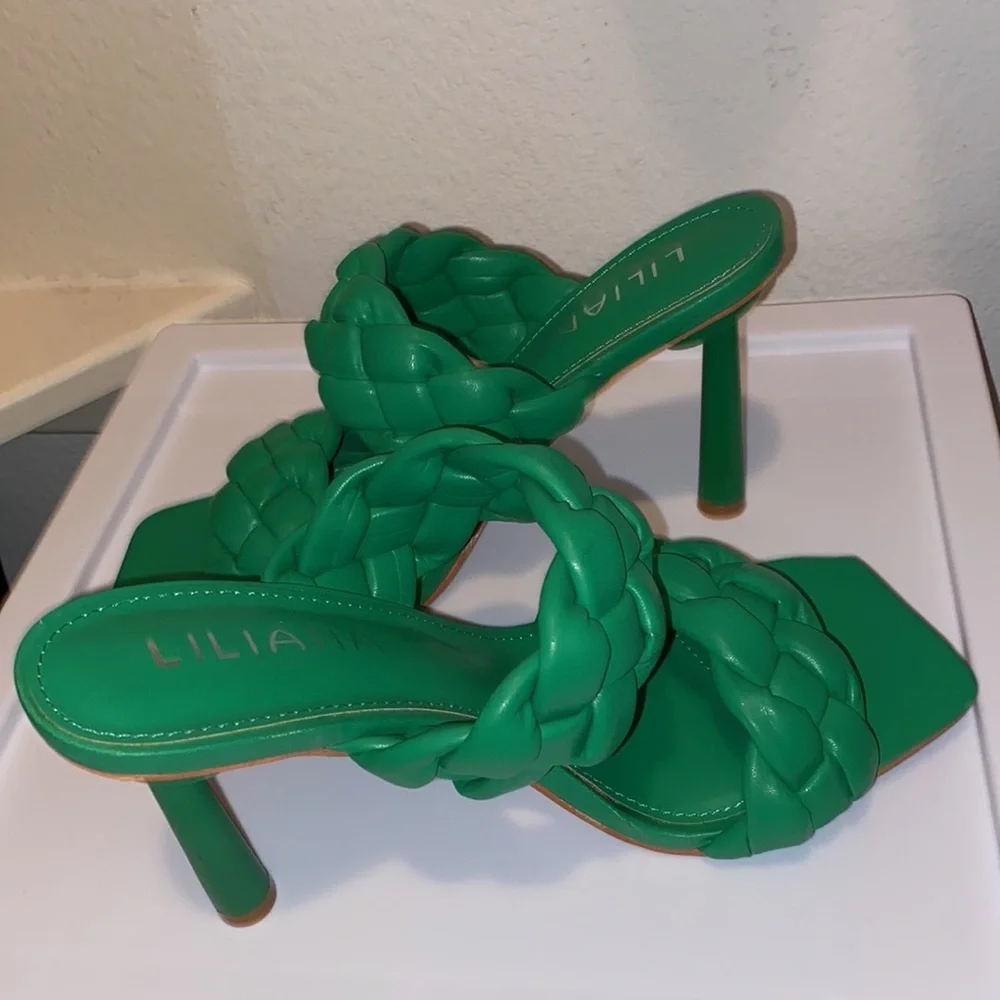 Braided 2 strap Statement Green heels (knock off Steve Madden) - Picture 2 of 8